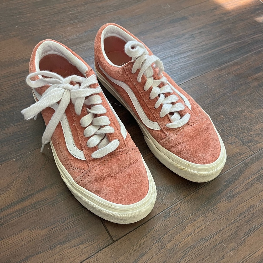 Vans Women's Coral/Pink Suede Sneakers